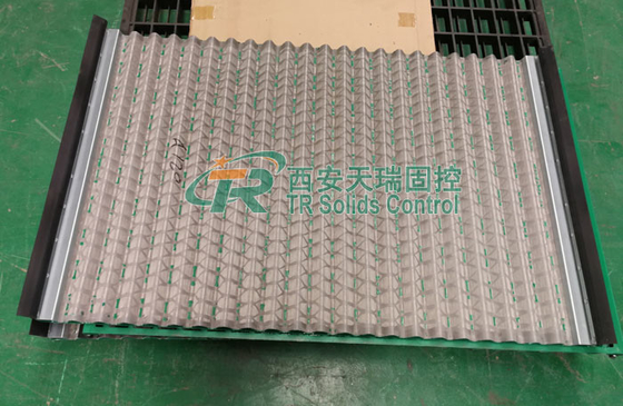 High Strength Oil Vibrating Sieving Mesh 2 / 3 Layers Dimension 1165 X 585mm