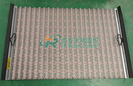 High Strength Oil Vibrating Sieving Mesh 2 / 3 Layers Dimension 1165 X 585mm